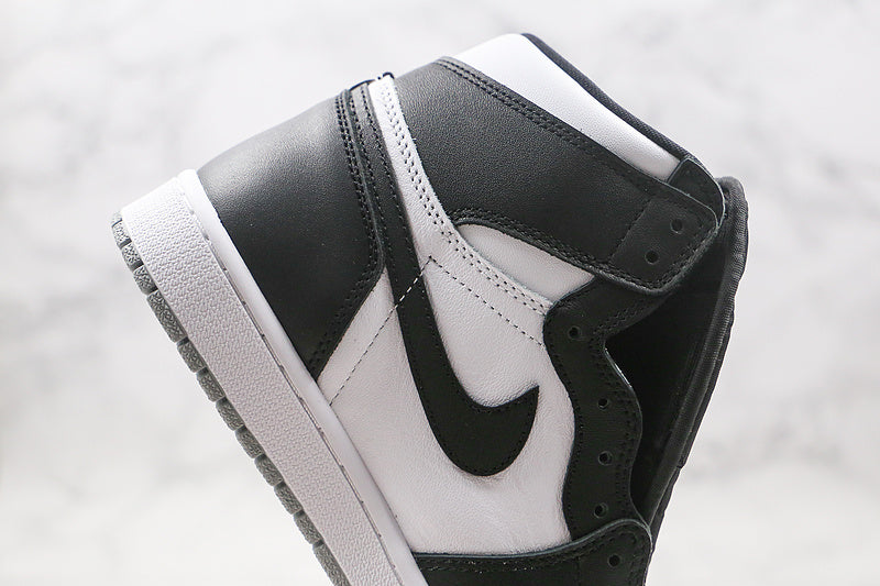 Nike Air Jordan 1 Retro High Grey Sole Black White Sneakers