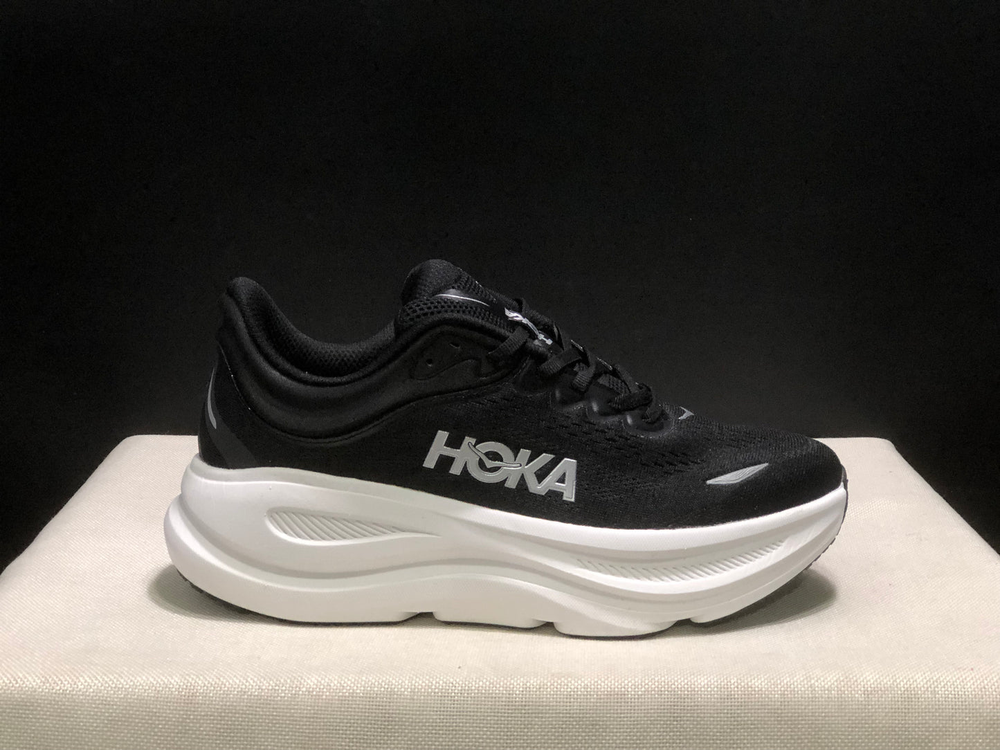 Hoka One One Bondi 9 Comfortable Low-top Running Shoes Sneakers Black/White