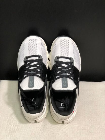 On Running Cloudswift 3 Trendy And Comfortable Running Shoes Black/White