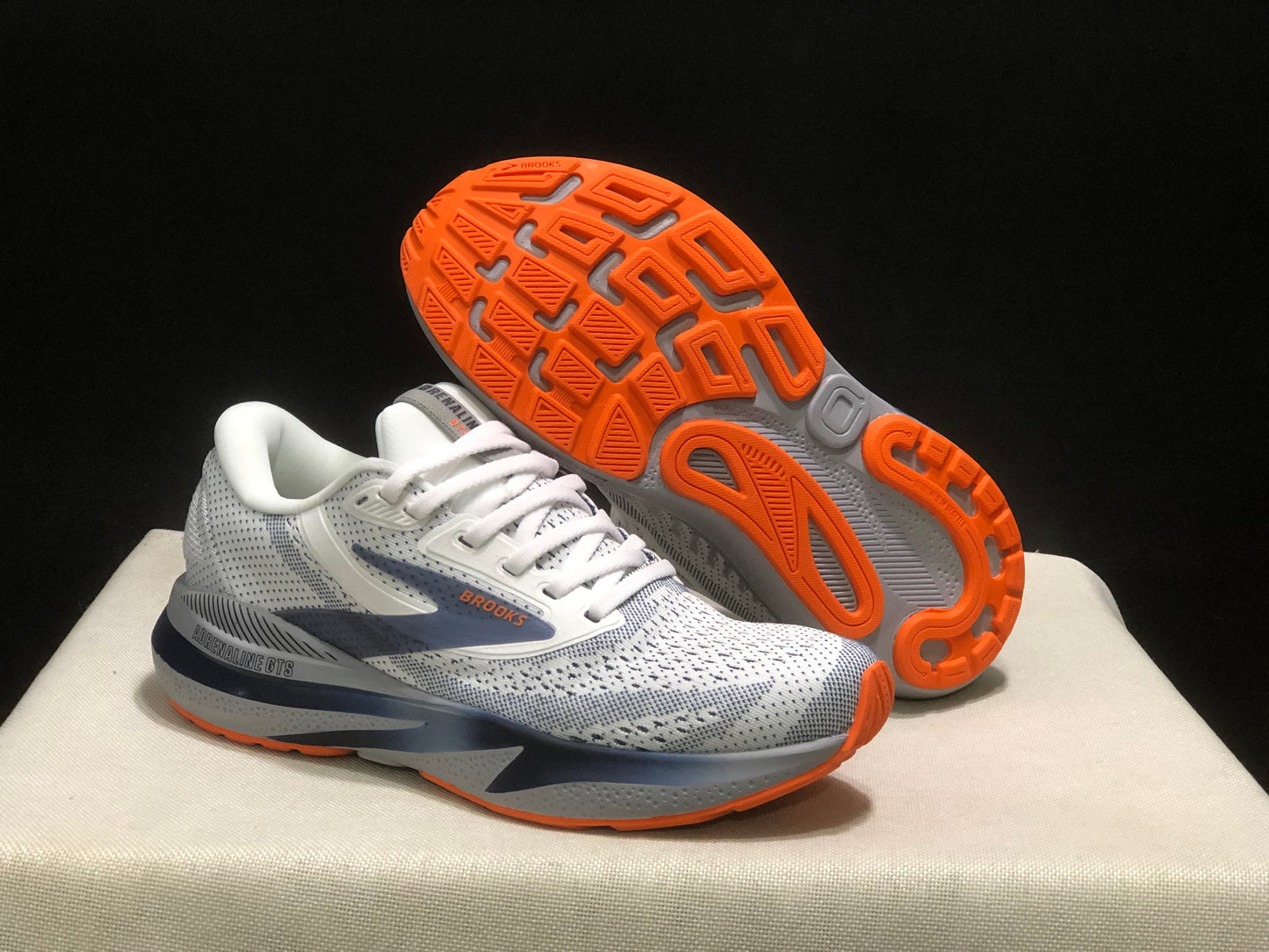 Brooks Adrenaline GTS 24 Casual Running Shoes White/Peacoat/Alioy