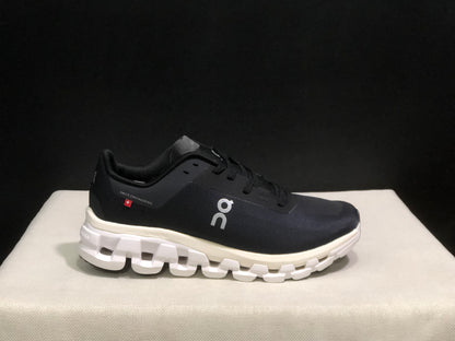 On Running Cloudflow 4 Shock-Absorbing And Wear-Resistant Black Running Shoes